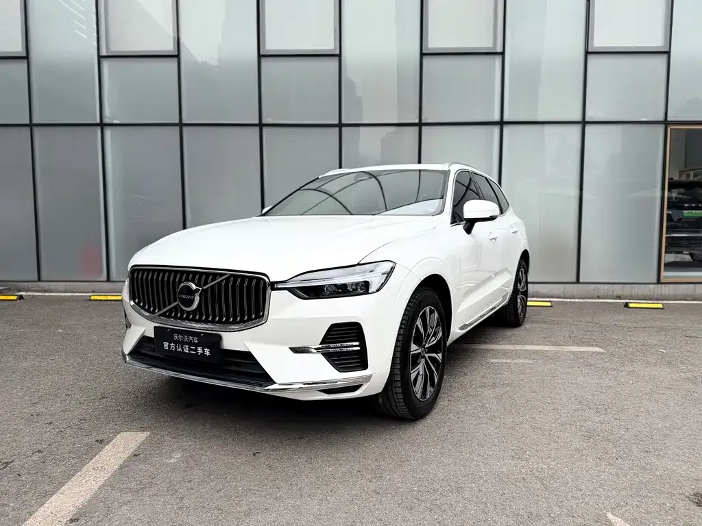 Volvo XC60 — фото 1