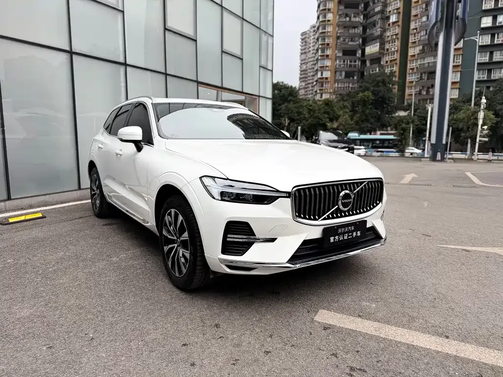 Volvo XC60 — фото 8