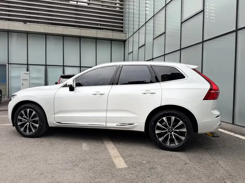 Volvo XC60 — фото 7