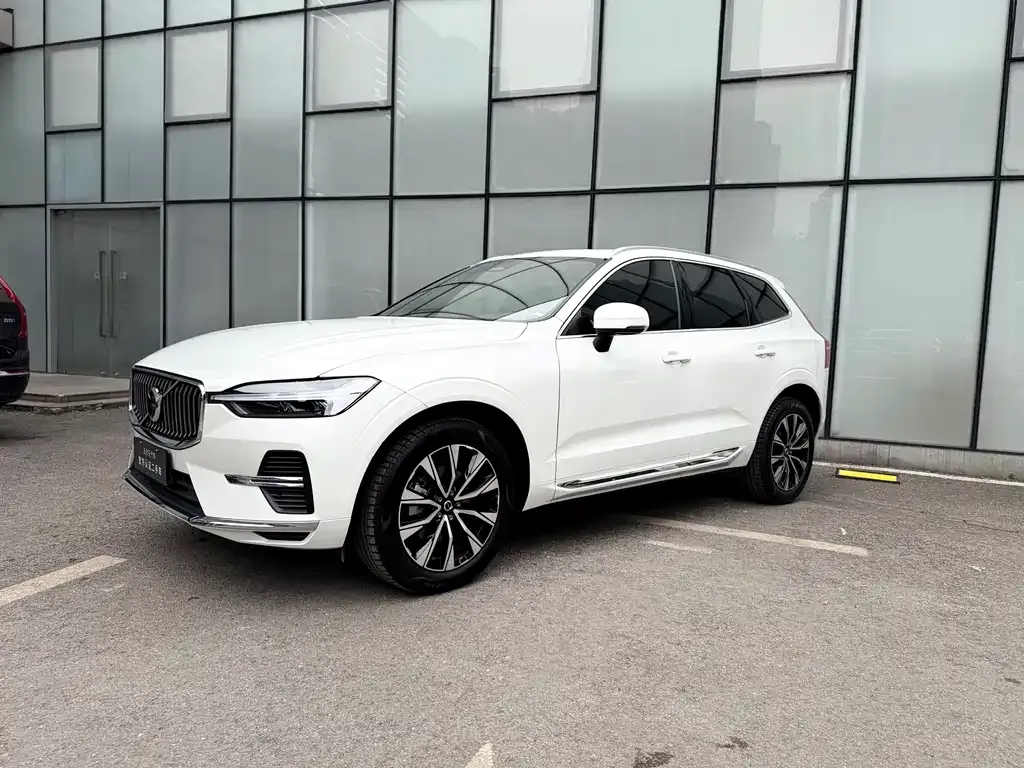 Volvo XC60 — фото 6