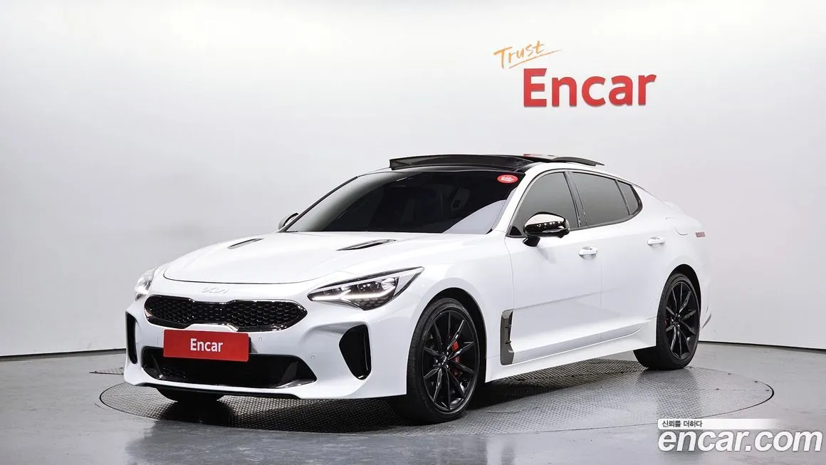 Kia Stinger — фото 1