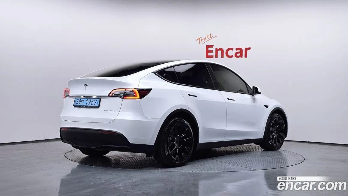 Tesla Model Y — фото 7
