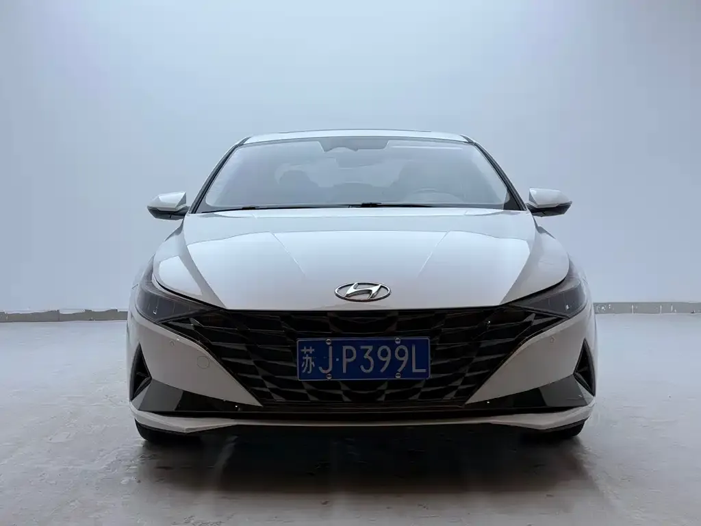 Hyundai Elantra — фото 6