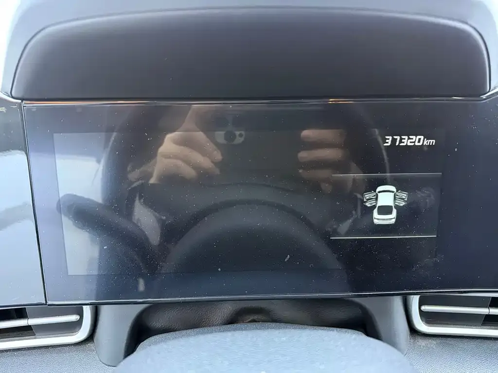 Hyundai Elantra — фото 4