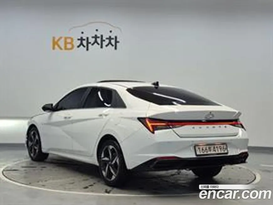 Hyundai AVANTE — фото 3
