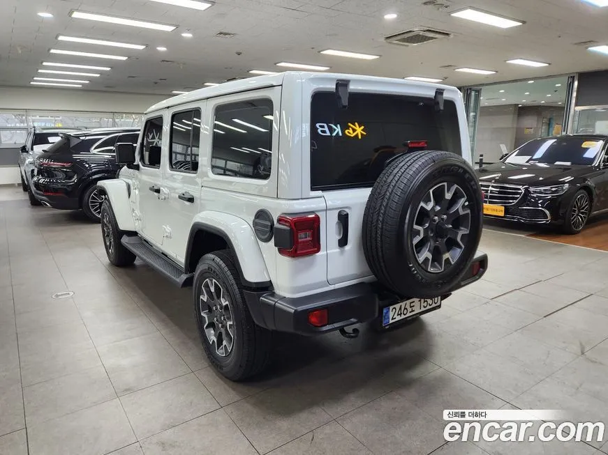 Jeep Wrangler — фото 10