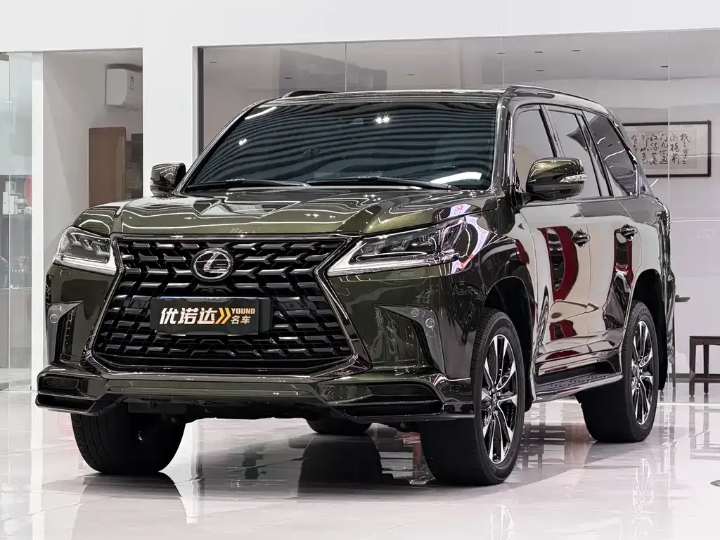 Lexus LX — фото 1