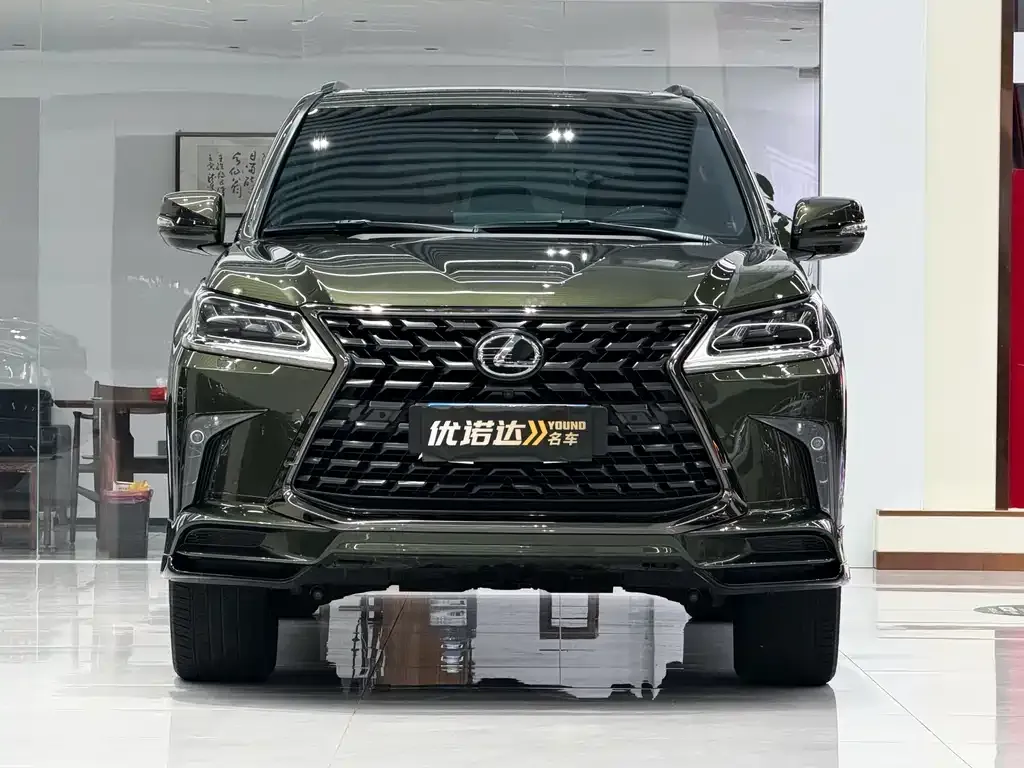 Lexus LX — фото 5