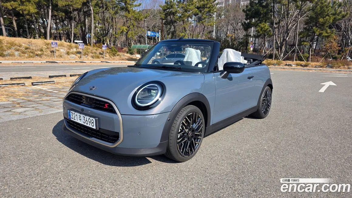 Mini Cooper Convertible — фото 1
