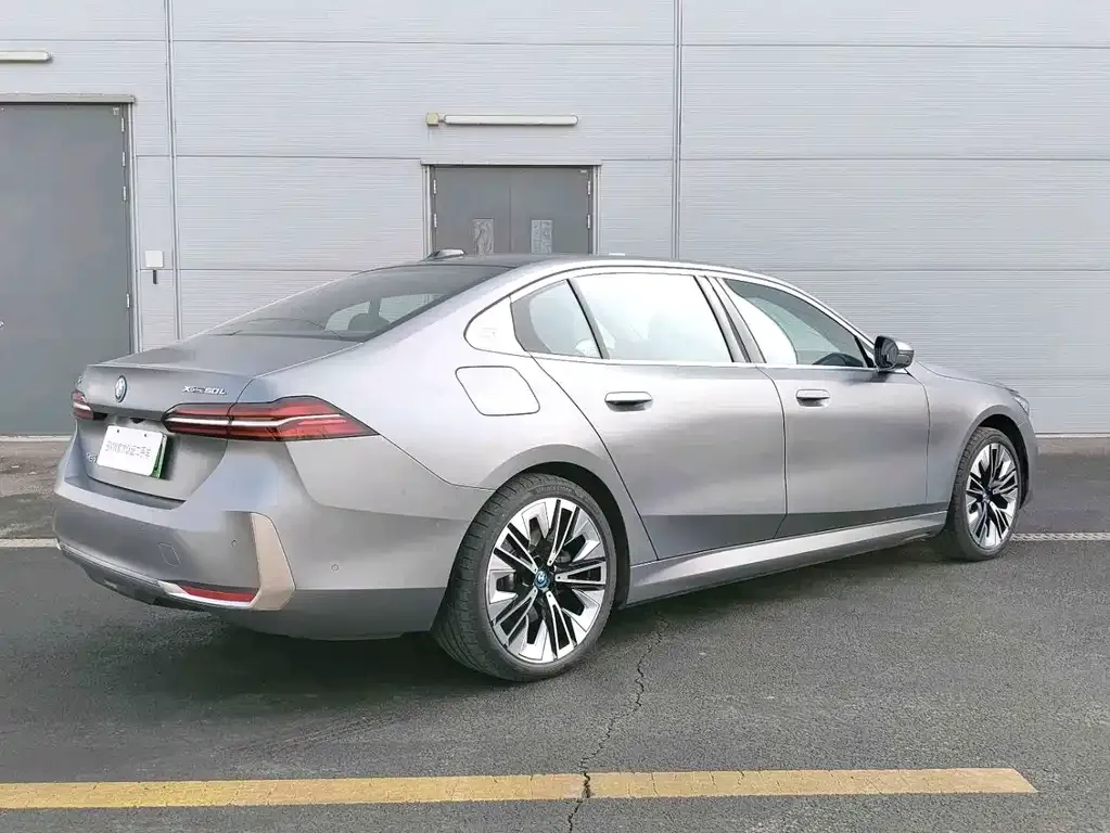 BMW i5 — фото 9