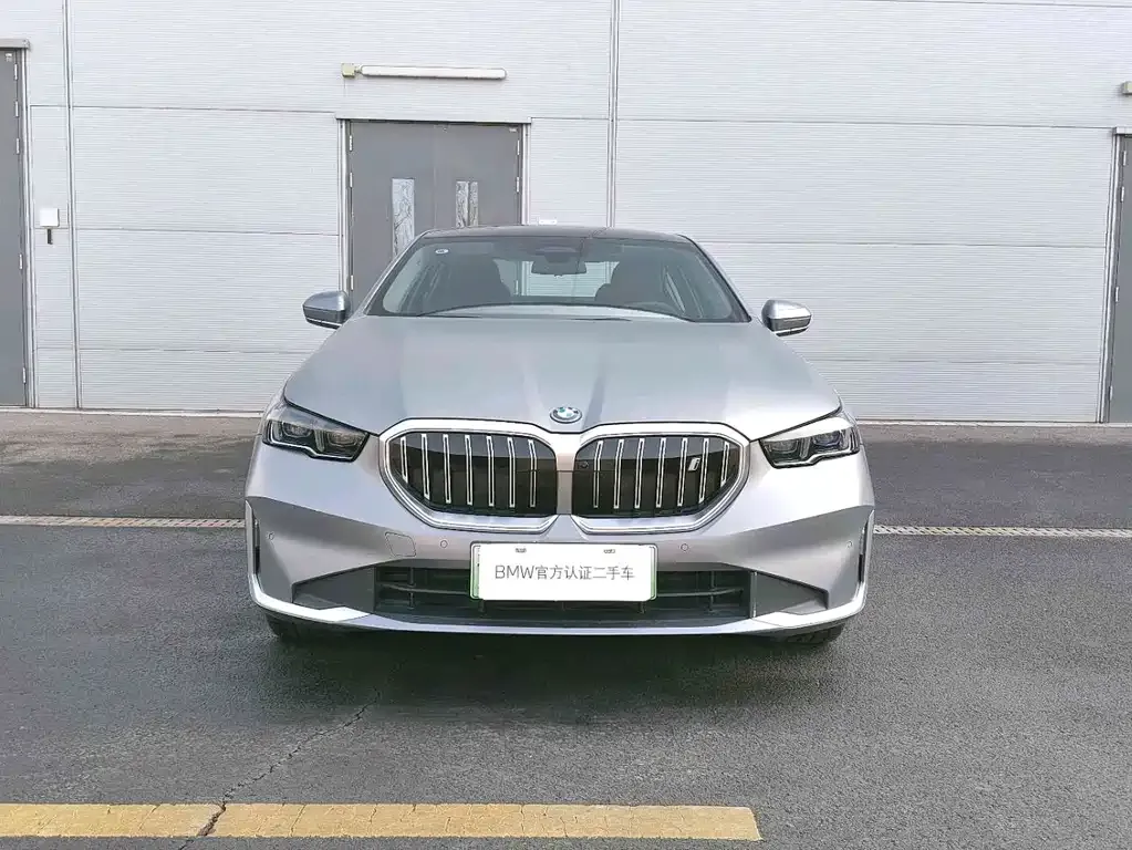BMW i5 — фото 5