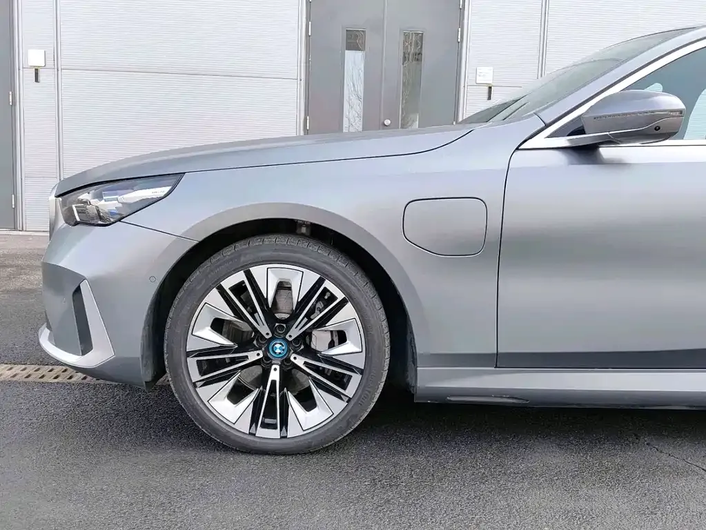 BMW i5 — фото 4
