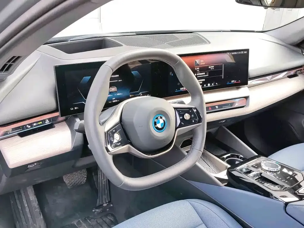 BMW i5 — фото 8