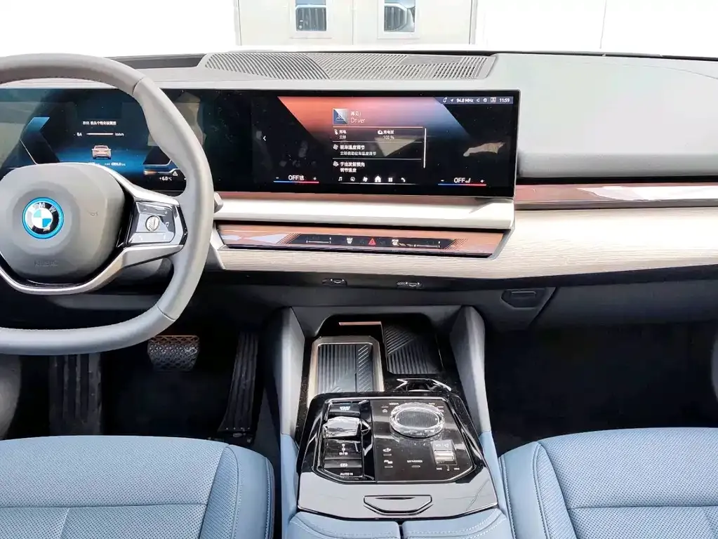 BMW i5 — фото 6