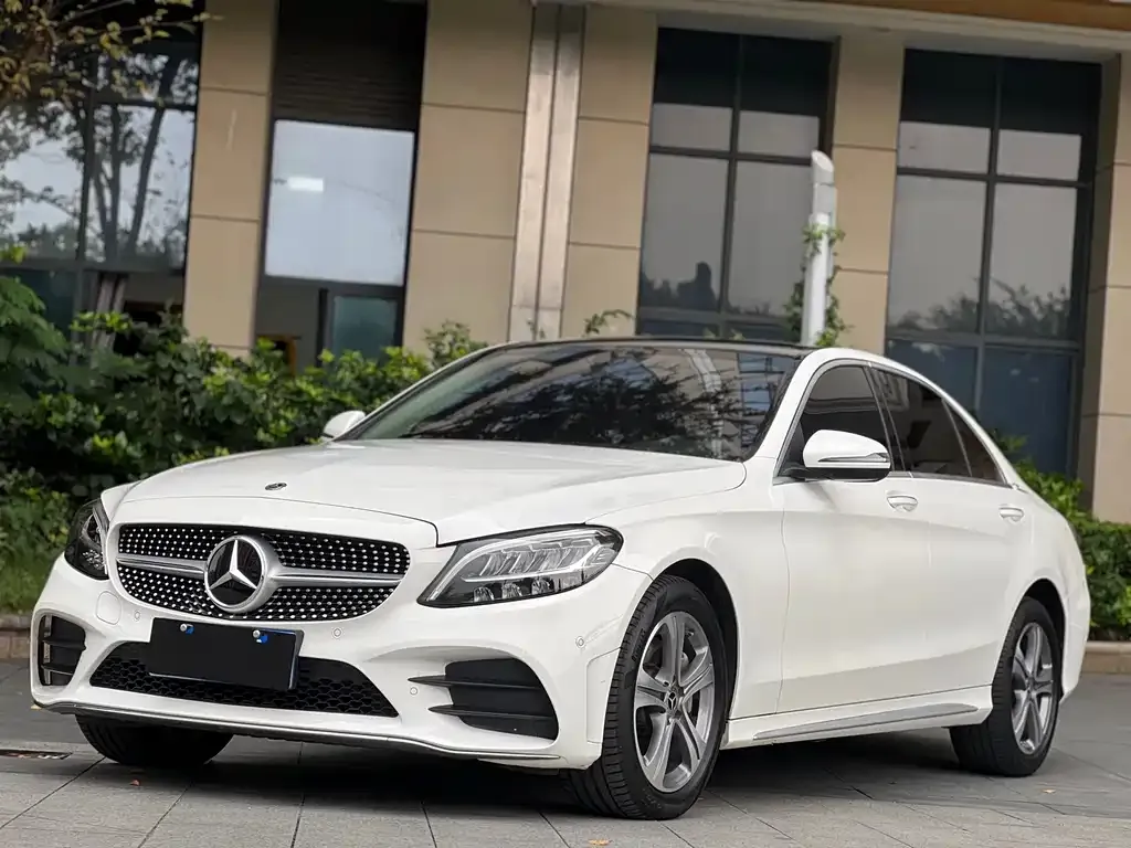 Mercedes-Benz C-Class — фото 1