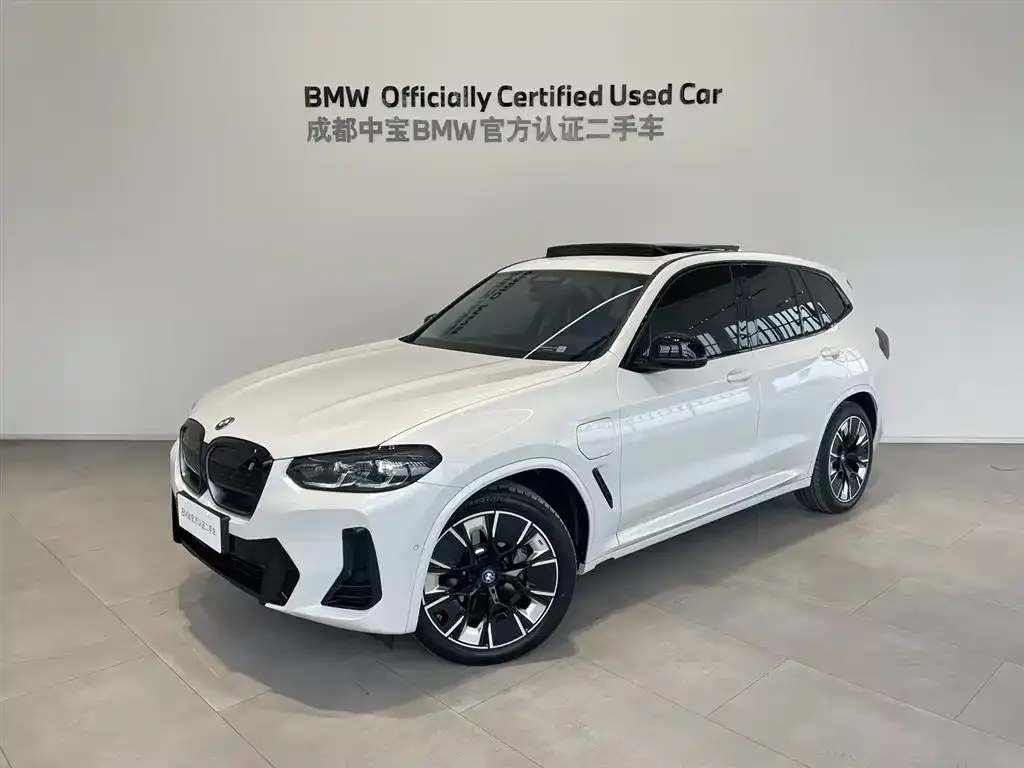 BMW iX3 — фото 1