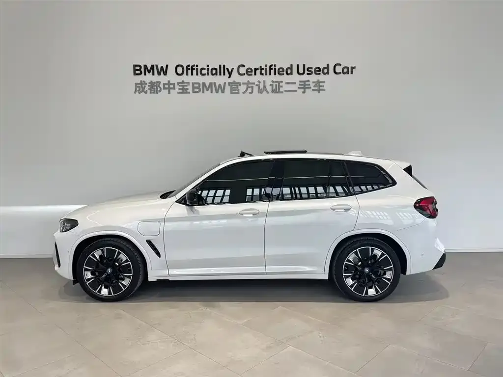 BMW iX3 — фото 3
