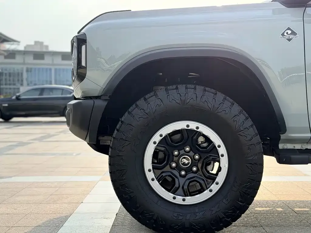 Ford Bronco — фото 6