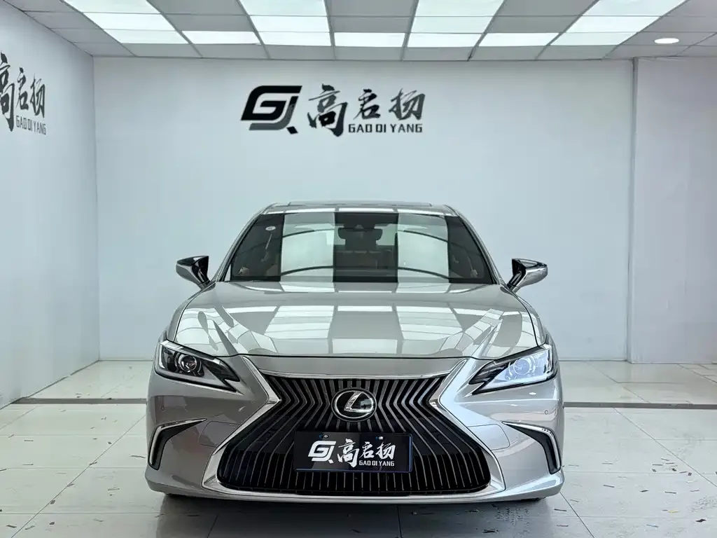 Lexus ES — фото 8