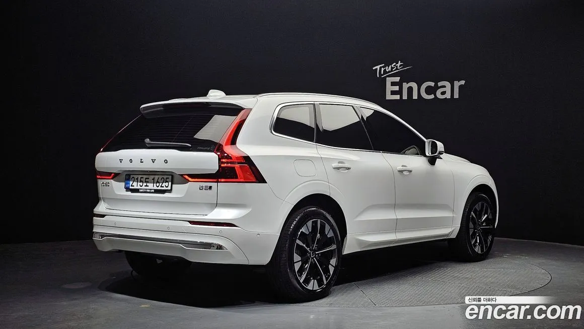 Volvo XC60 — фото 4