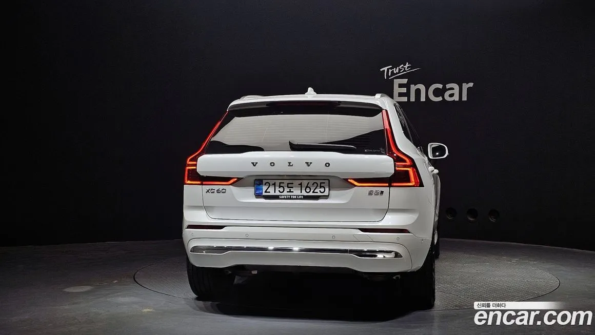 Volvo XC60 — фото 6