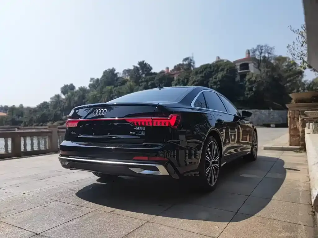 Audi A6L — фото 5