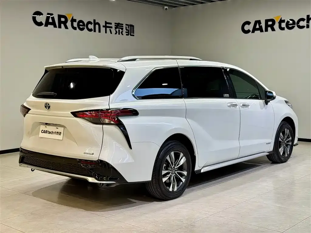 Toyota Granvia — фото 3