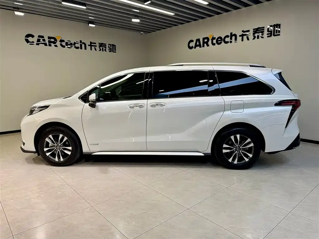 Toyota Granvia — фото 4