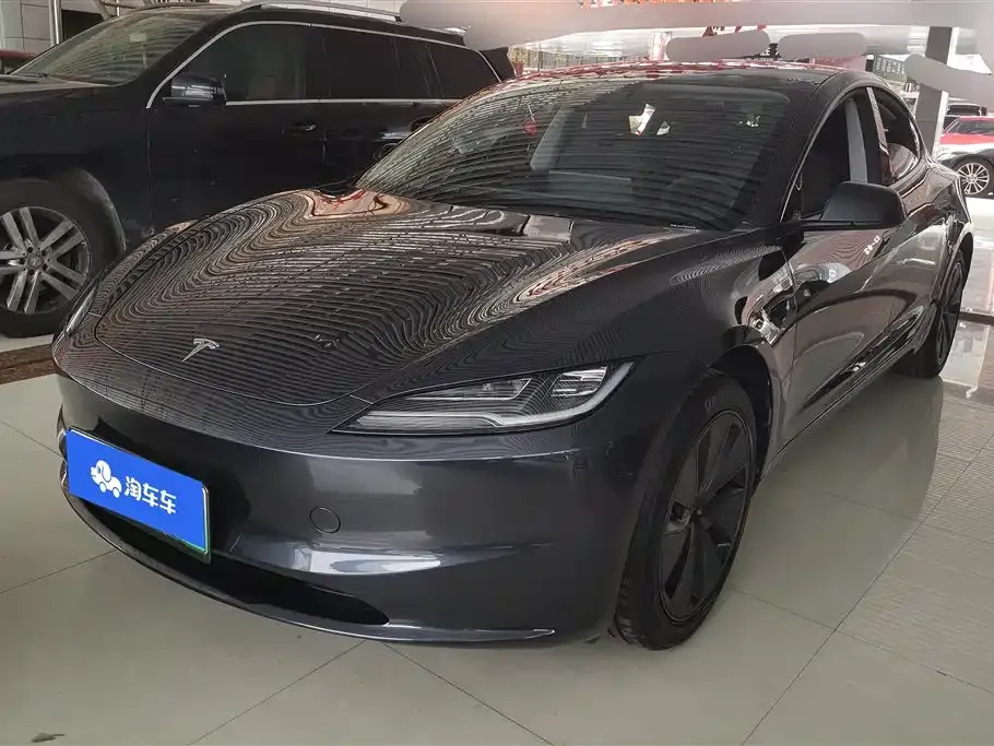 Tesla Model 3 — фото 1