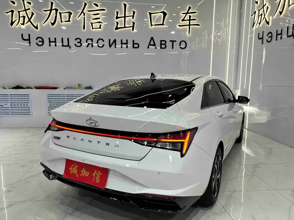 Hyundai Elantra — фото 10