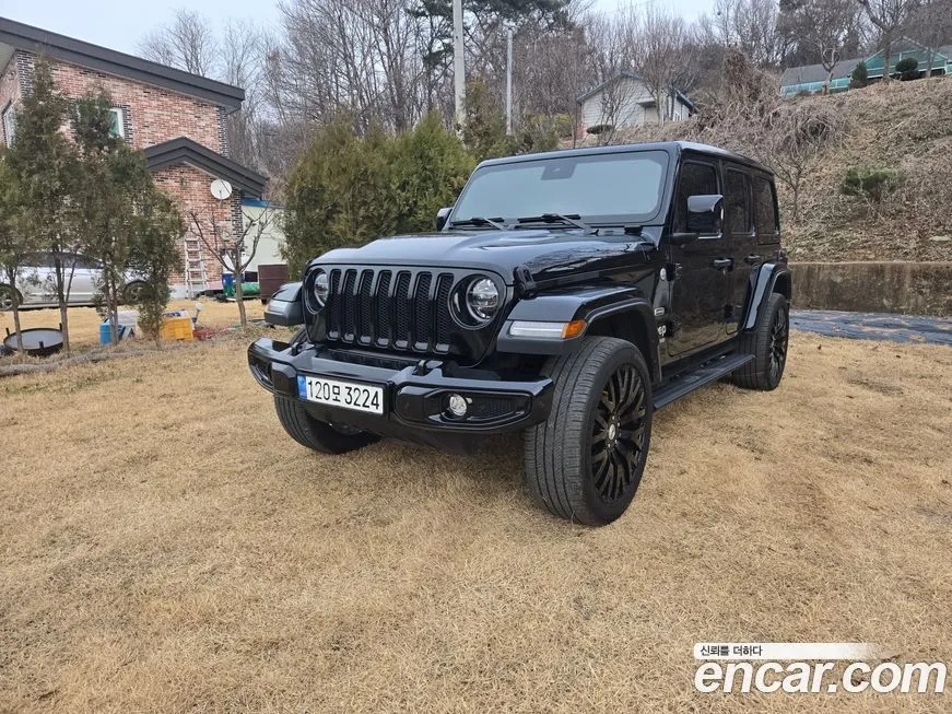 Jeep Wrangler — фото 1