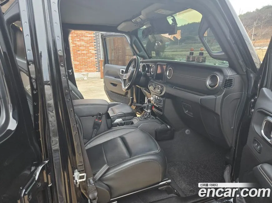 Jeep Wrangler — фото 5