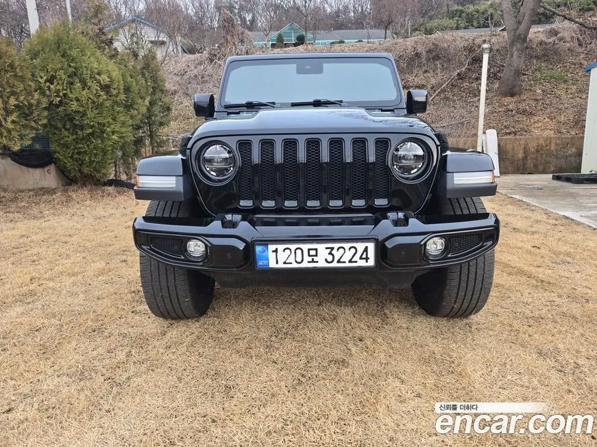 Jeep Wrangler — фото 10