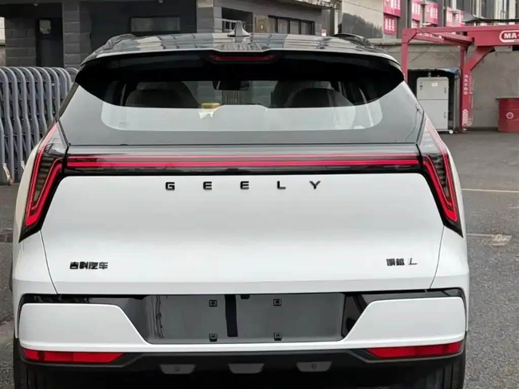 Geely Boyue L — фото 6