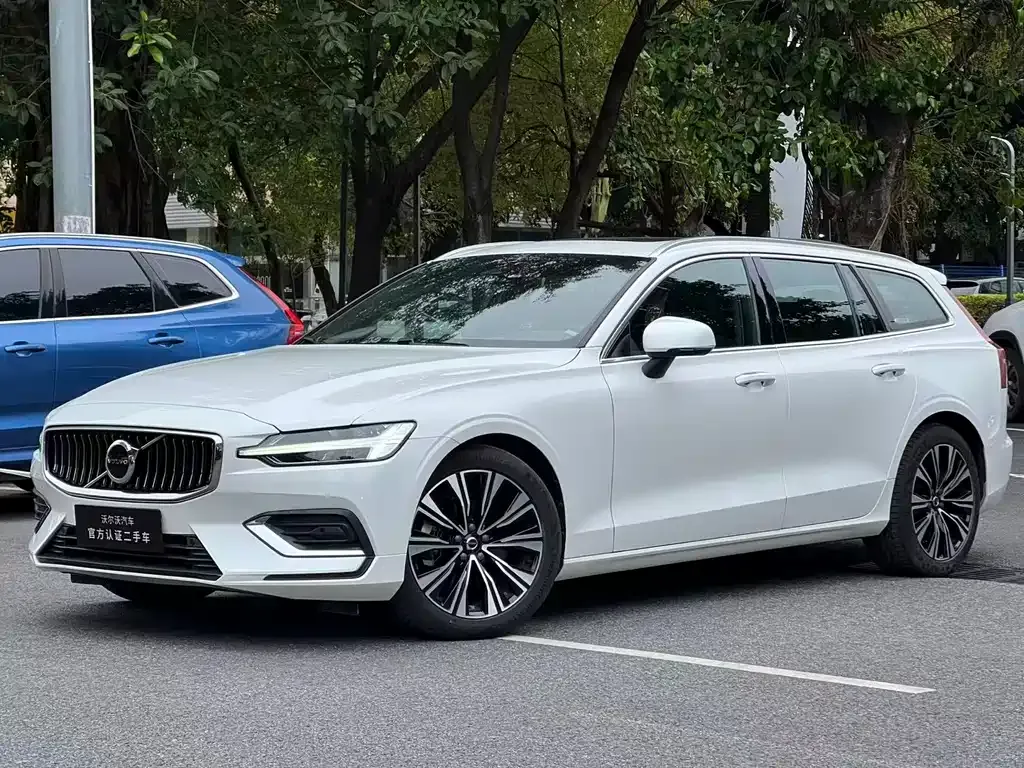 Volvo V60 — фото 1