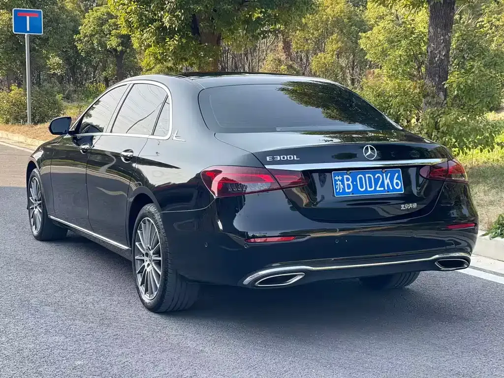 Mercedes-Benz E-Class — фото 9