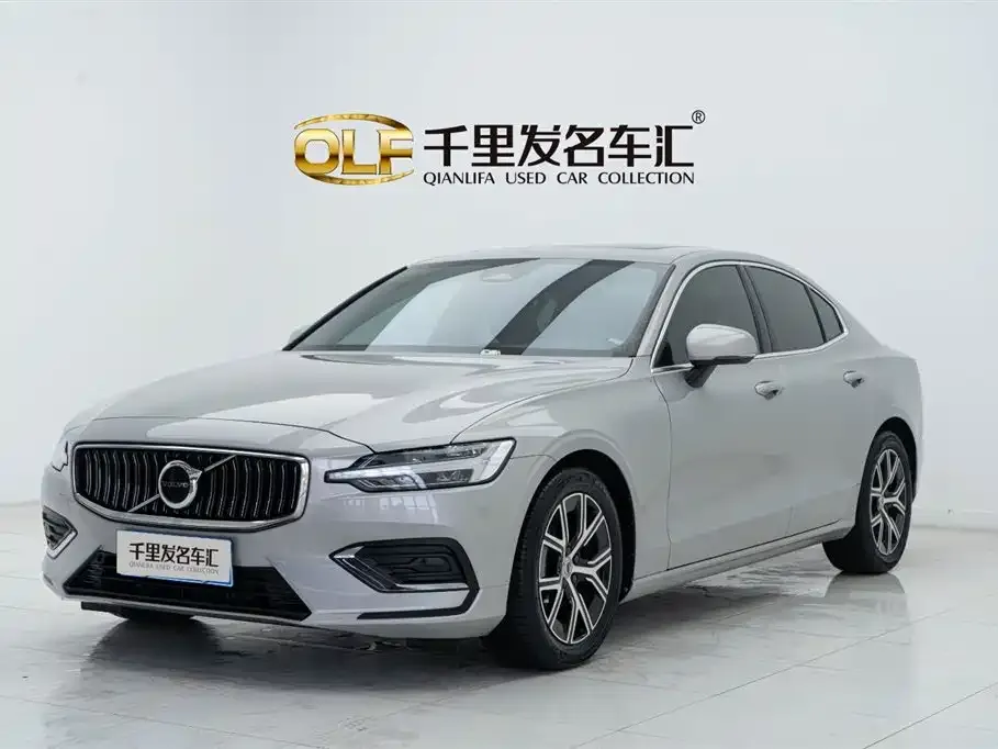 Volvo S60 — фото 1