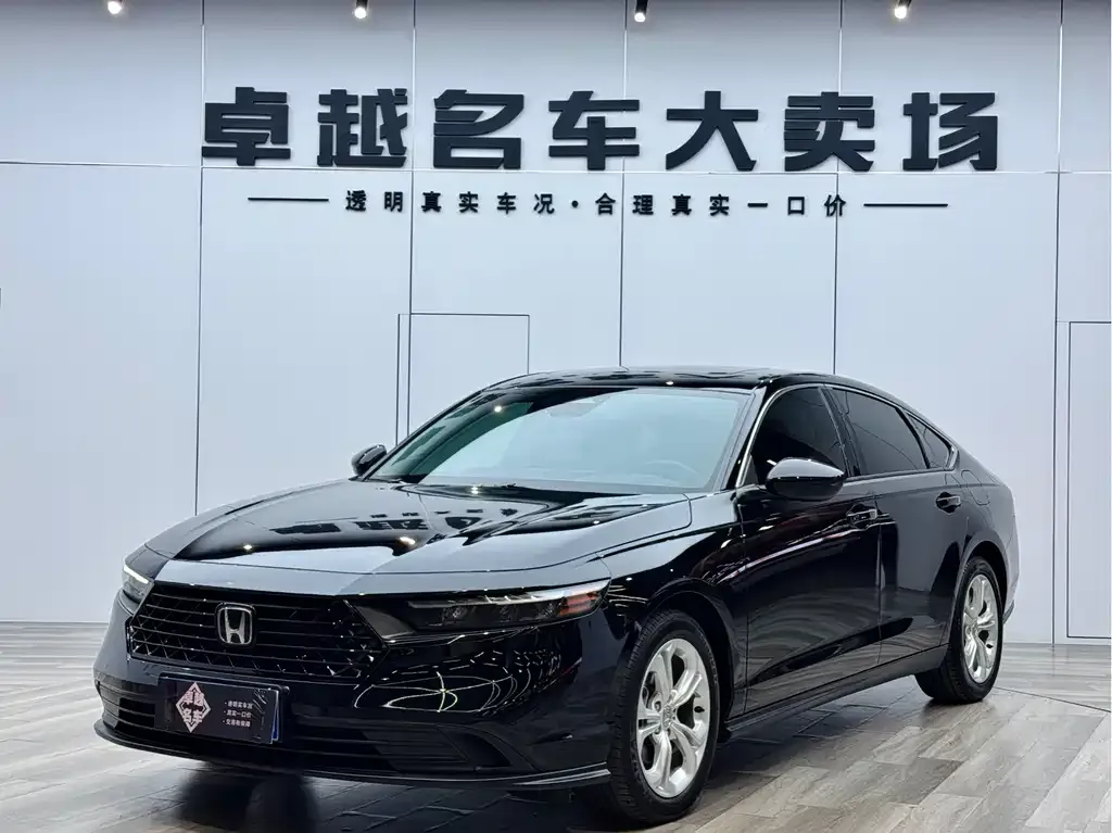 Honda Accord — фото 1