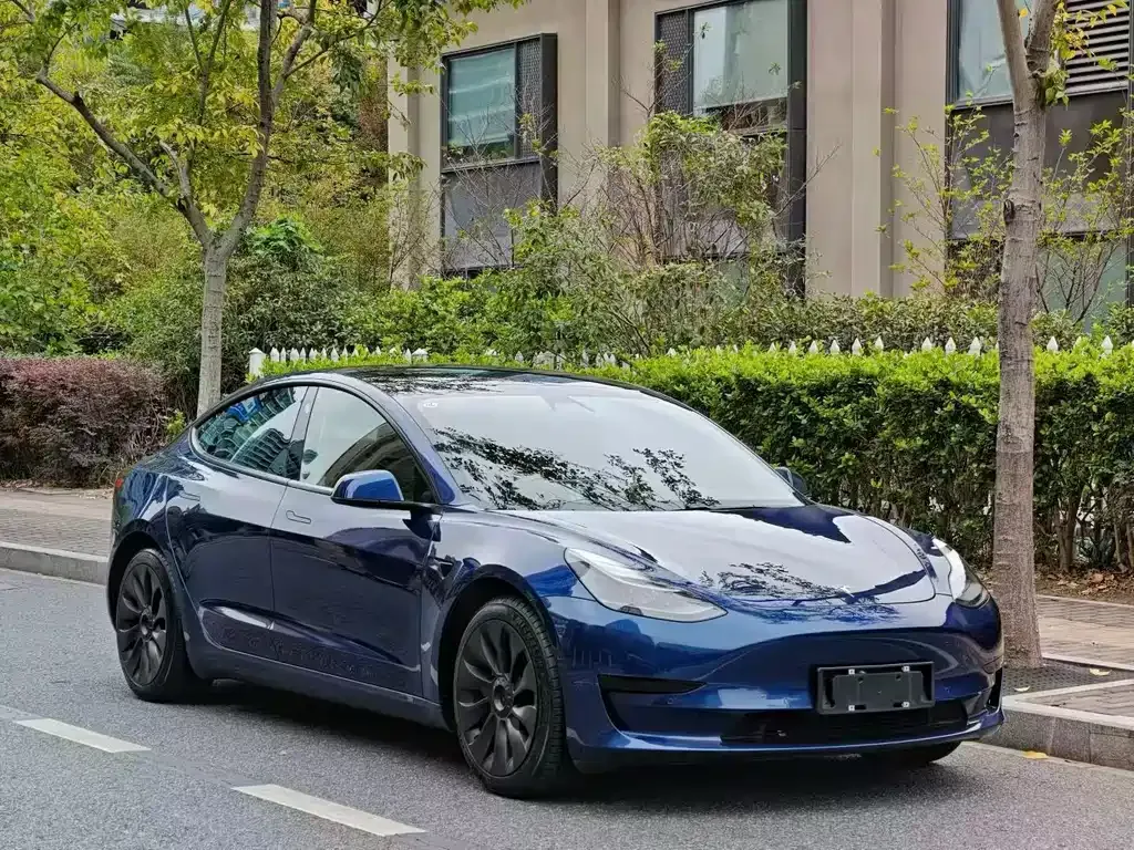 Tesla Model 3 — фото 8