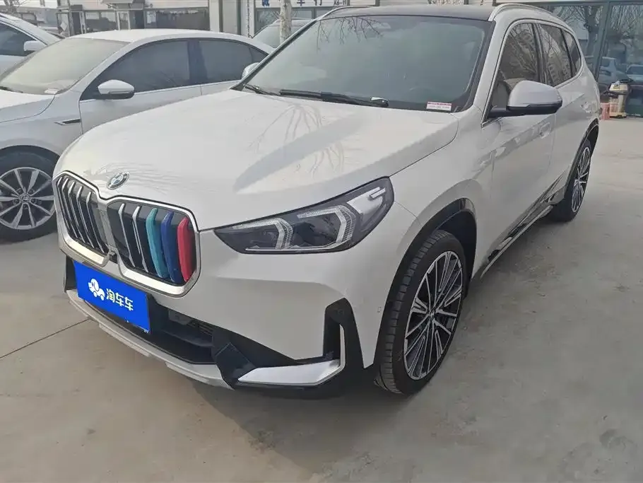 BMW X1 — фото 1
