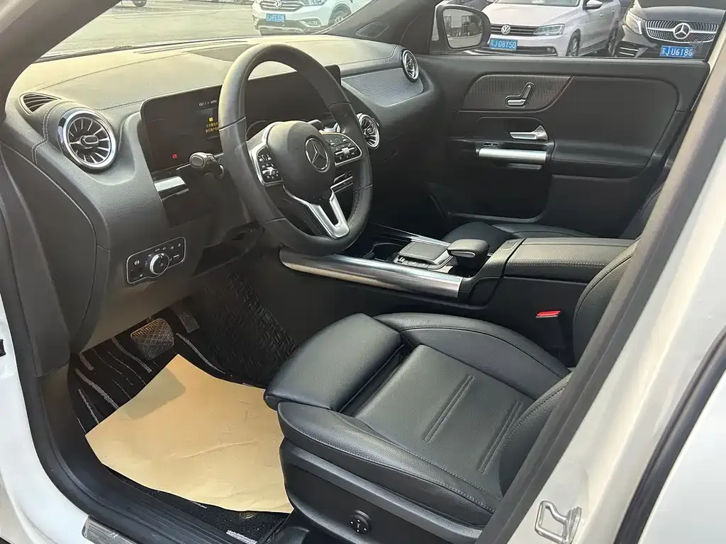 Mercedes-Benz GLA — фото 6