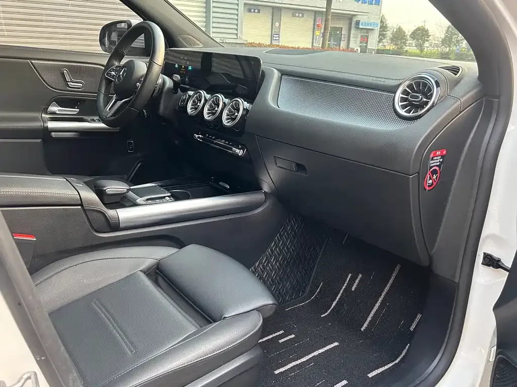 Mercedes-Benz GLA — фото 9