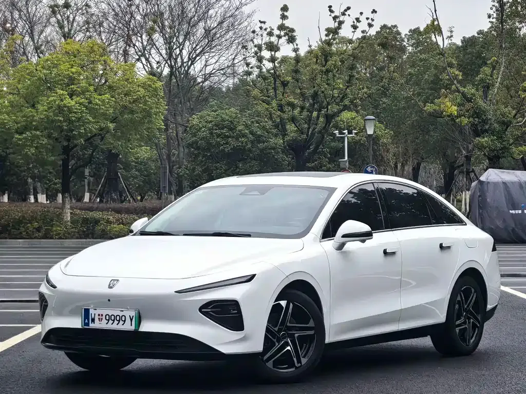 Roewe D7 — фото 1