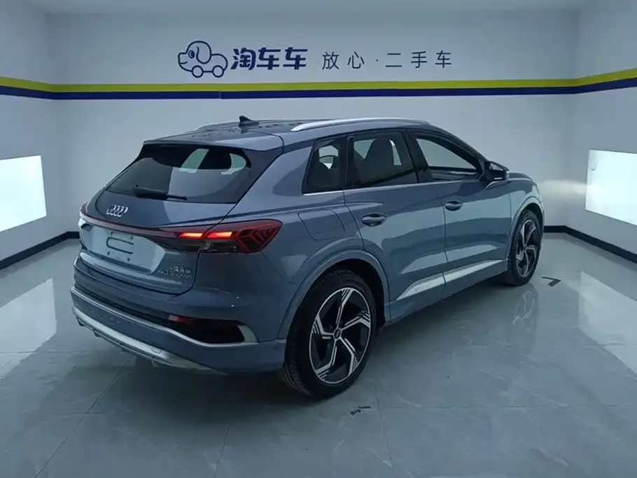 Audi Q4 e-tron — фото 2