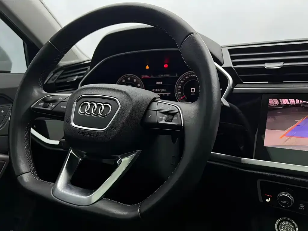 Audi Q3 — фото 4