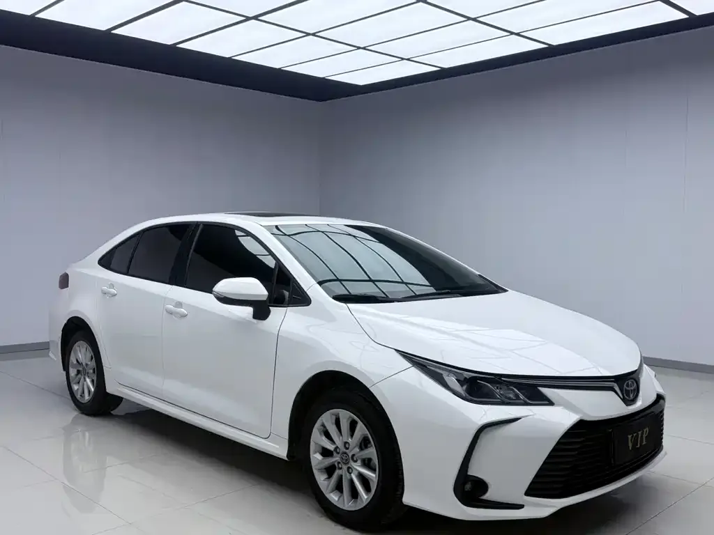 Toyota Corolla — фото 10