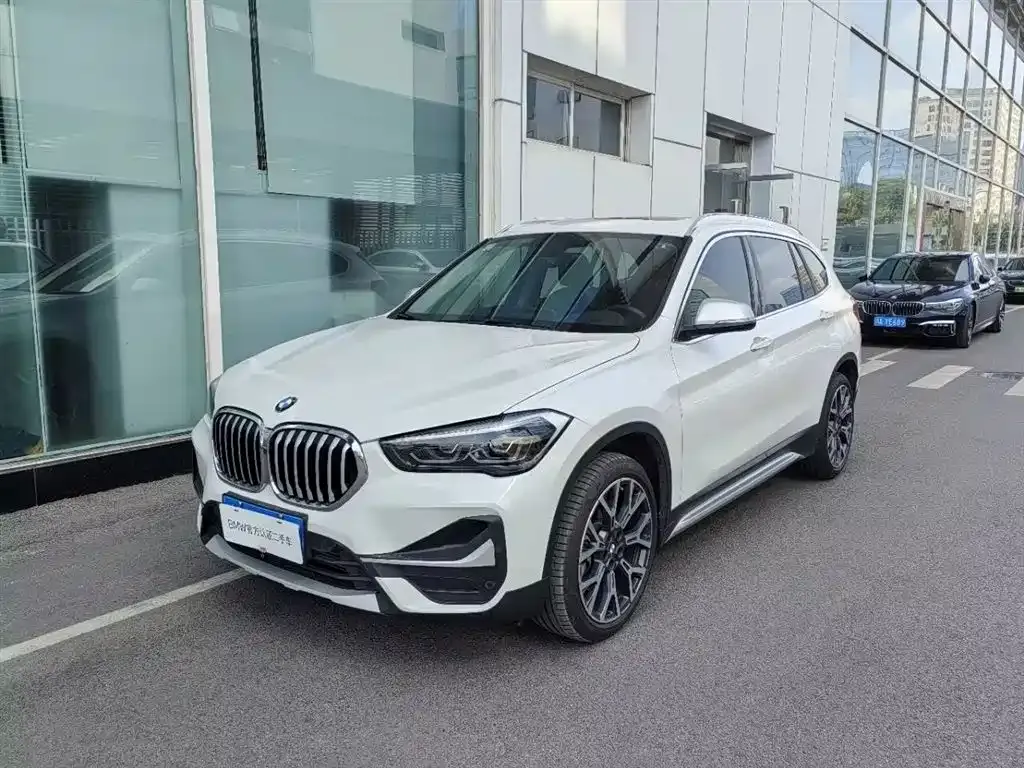 BMW X1 — фото 1