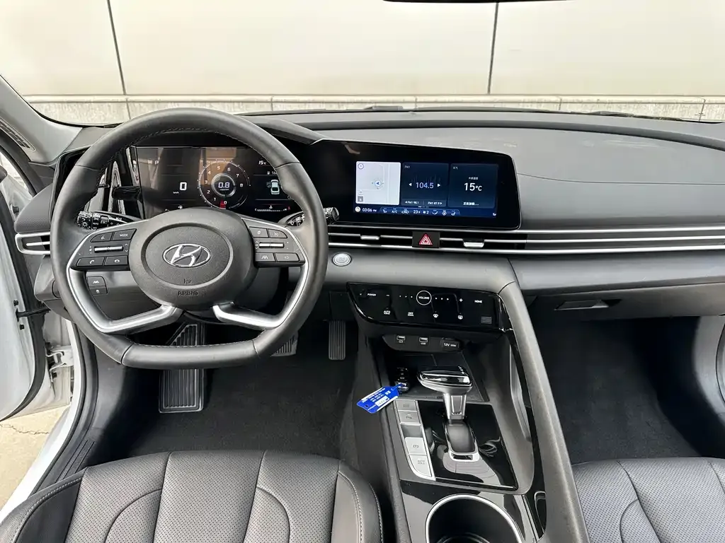 Hyundai Elantra — фото 4