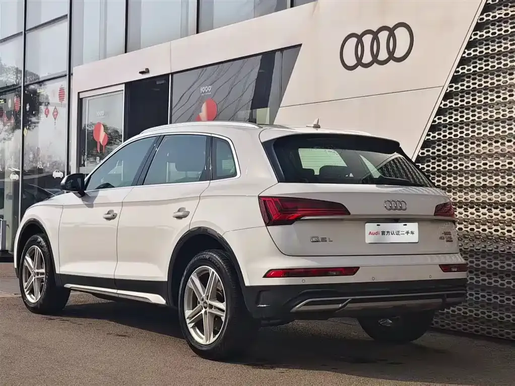 Audi Q5L — фото 7