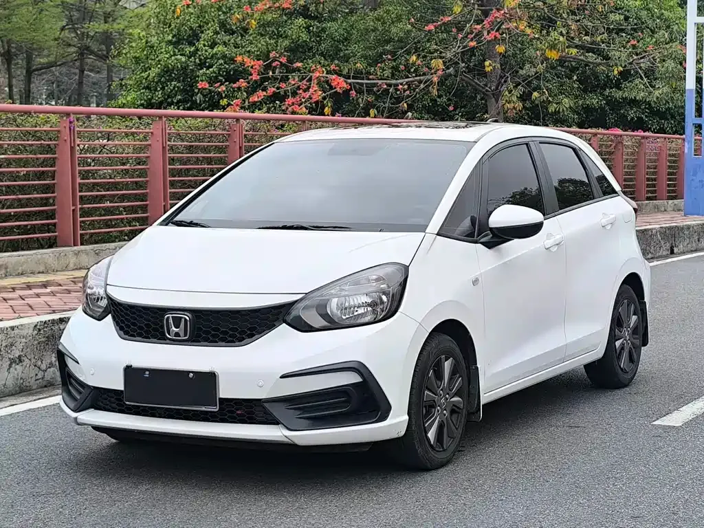 Honda Fit — фото 1